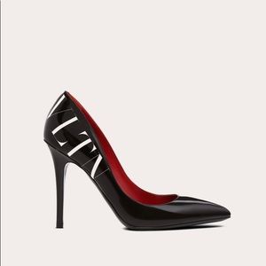 Valentino Garavani VLTN Logo Patent Pump 105mm